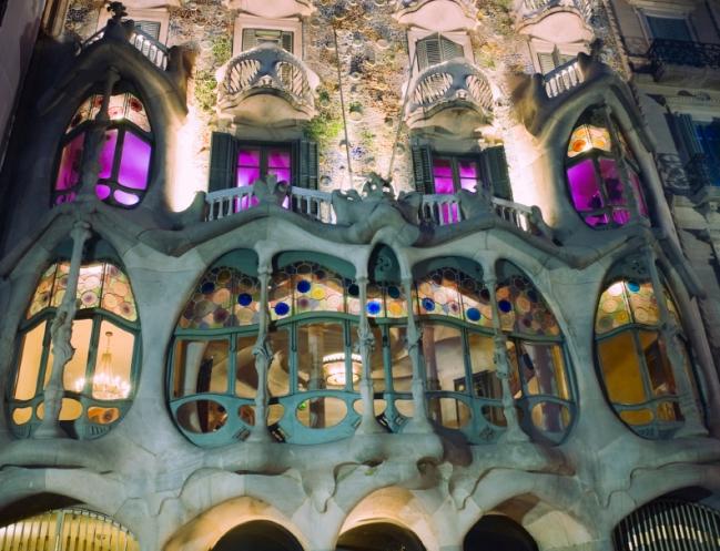Casa Batllo – Gaudi's enchanting masterpiece
