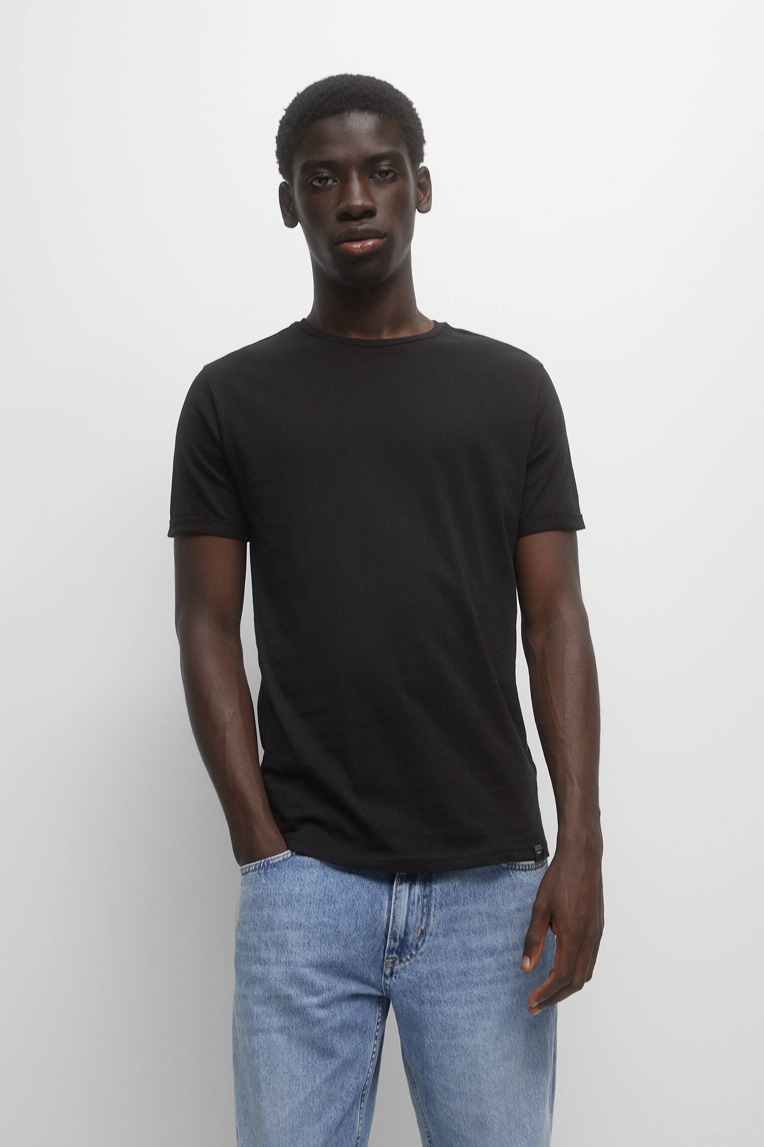 Basic muscle fit T-shirt, BLACK