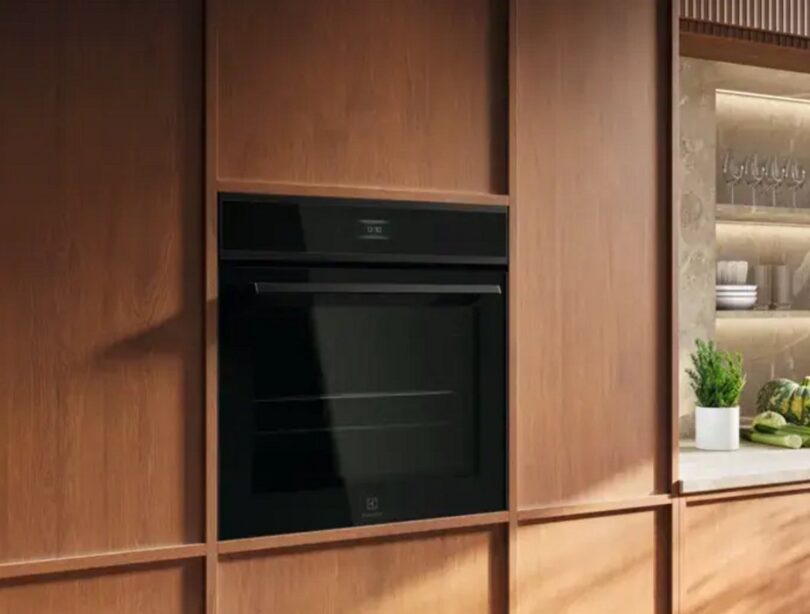 Vstavana rura Electrolux PizzaExpert v kuchyni