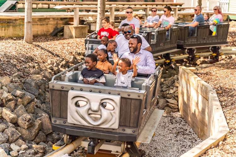 Rides and landscaped grounds at Drayton Manor